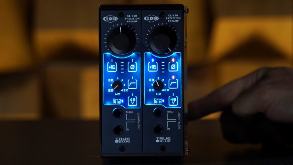 Cloud Microphones True Blue CL-520 in pair
